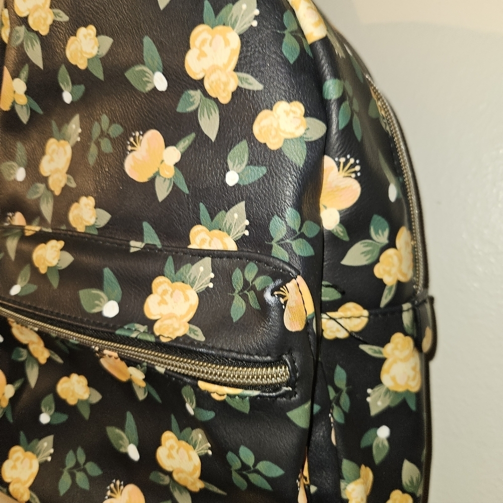 Kohls Purse Mini Backpack Handbag Black W/ Yellow Flowers - Picture 8 of 10